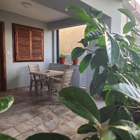 Eden Guesthouse Durrës Buitenkant foto