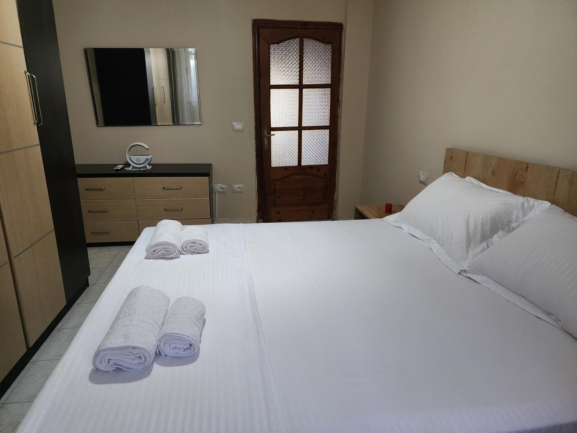 Eden Guesthouse Durrës Buitenkant foto